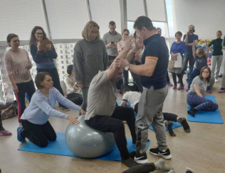 В Челябинске 23 ноября 2019 состоялся мастер-класс по ЛФК для специалистов по медицинской реабилитации, тренеров фитнес-центров, а также пациентов с болезнью Бехтерева